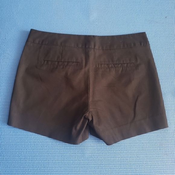 Banana Republic Hampton Fit Shorts - Picture 2 of 7